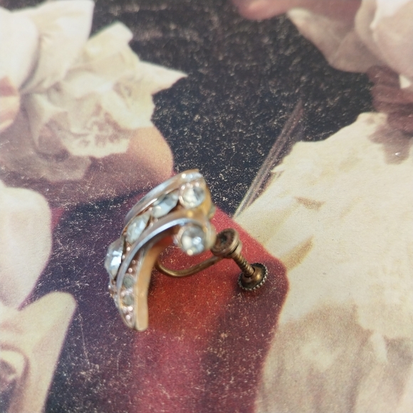 Coro Single Sterling Silver Earring - Picture 3 of 13